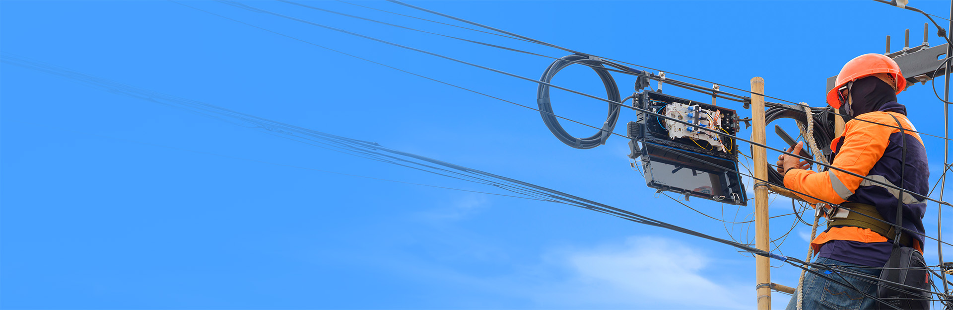 technician testing internet connection